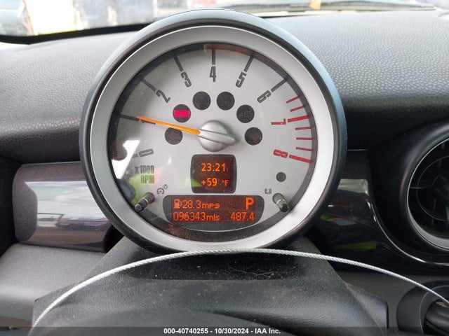 2010 MINI COOPER S WMWMF7C59ATZ72418 Photo 6