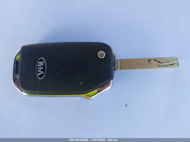 KNDEUCAA3M7222015 KIA SELTOS S