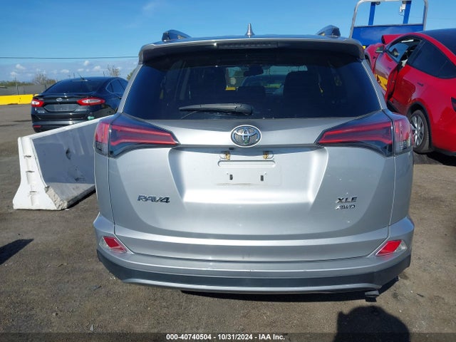 Toyota Rav4 Adventure/xle 2018 2T3RFREV5JW787863 Image 17