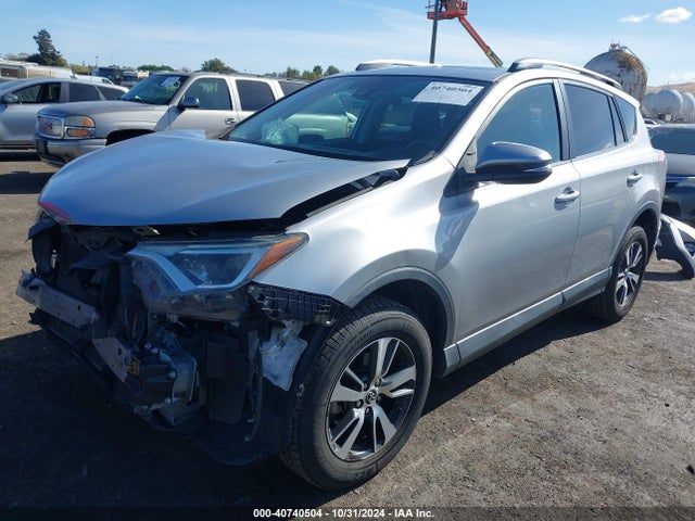 Toyota Rav4 Adventure/xle 2018 2T3RFREV5JW787863 Image 2
