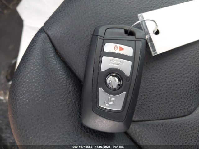 WBA8E1G30HNU15809 BMW 320i