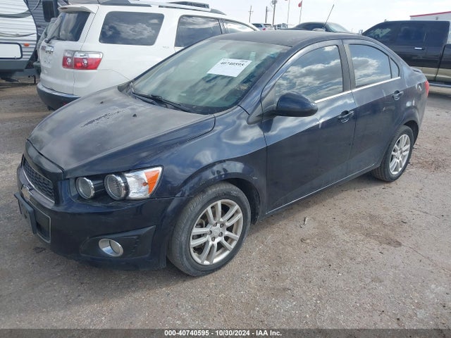 Chevrolet Sonic Lt Auto 2015 1G1JC5SH7F4177490 Image 2