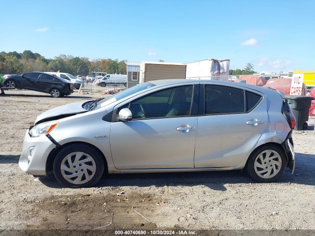 JTDKDTB31F1581453 Toyota Prius C One