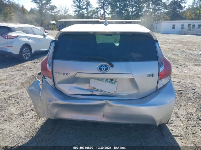 JTDKDTB31F1581453 Toyota Prius C One