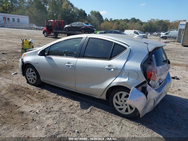 JTDKDTB31F1581453 Toyota Prius C One