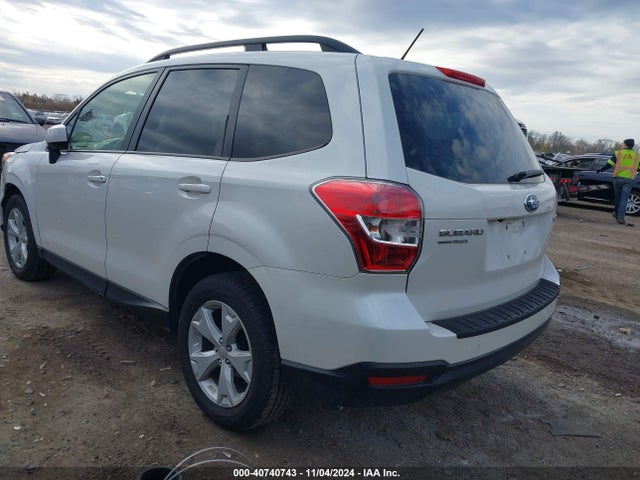 Subaru Forester 2.5i Premium 2015 JF2SJADC8FH826025 Image 3
