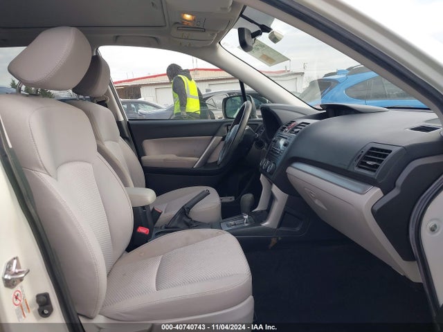 Subaru Forester 2.5i Premium 2015 JF2SJADC8FH826025 Image 5