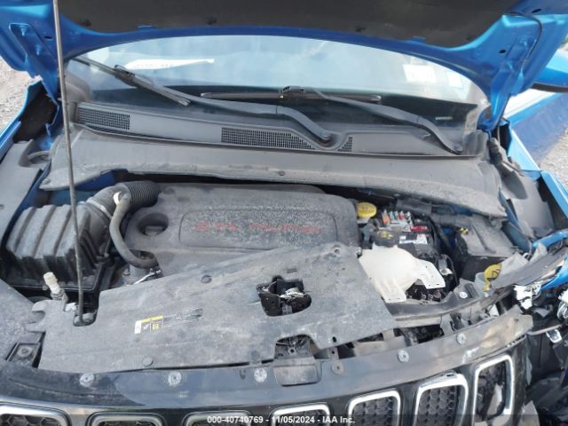 3C4NJDBB8JT202162 Jeep Compass Latitude 4x4