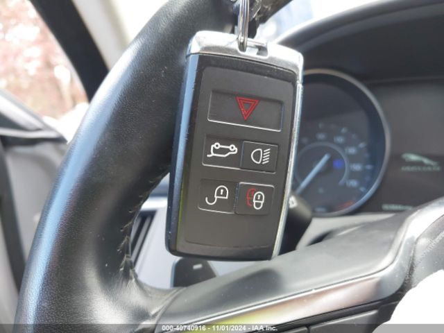 2019 JAGUAR E-PACE SADFJ2FX9K1Z35963 Photo 10