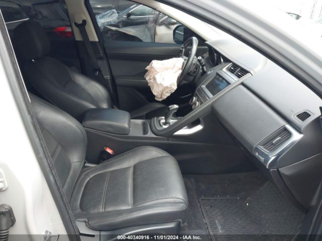 2019 JAGUAR E-PACE SADFJ2FX9K1Z35963 Photo 4