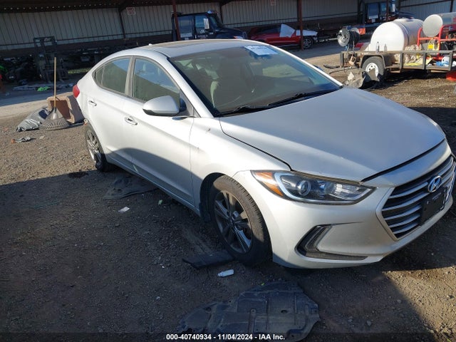 2018 5NPD84LF3JH266652 main image