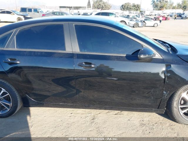 3KPF24AD7PE680915 KIA Forte Lxs