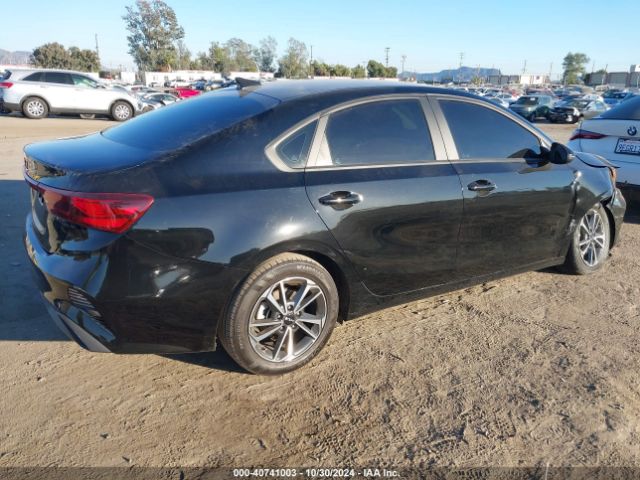3KPF24AD7PE680915 KIA Forte Lxs
