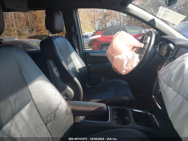 2C4RDGEG8KR640749 Dodge Grand Caravan Gt