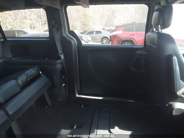 2C4RDGEG8KR640749 Dodge Grand Caravan Gt