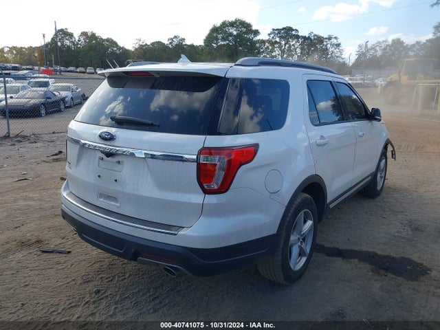 Ford EXPLORER XLT 2018 1FM5K7D83JGA11765 Image 4
