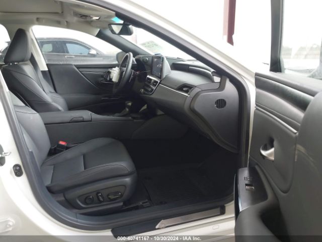 58ADA1C19RU047837 Lexus ES 300H