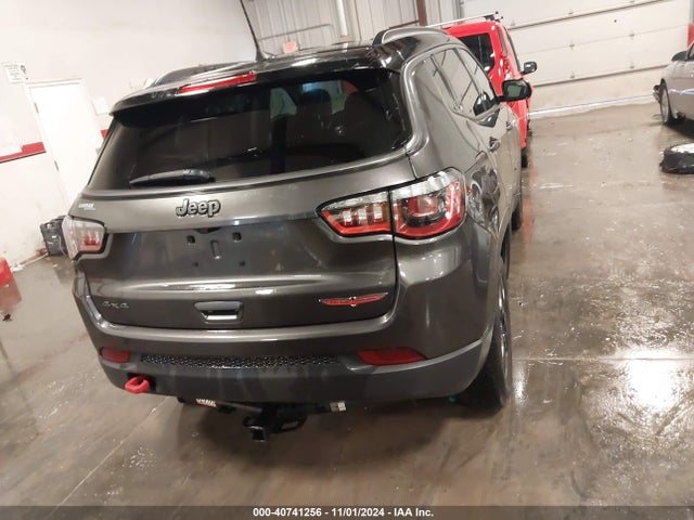 3C4NJDDB5JT210443 Jeep Compass Trailhawk 4x4