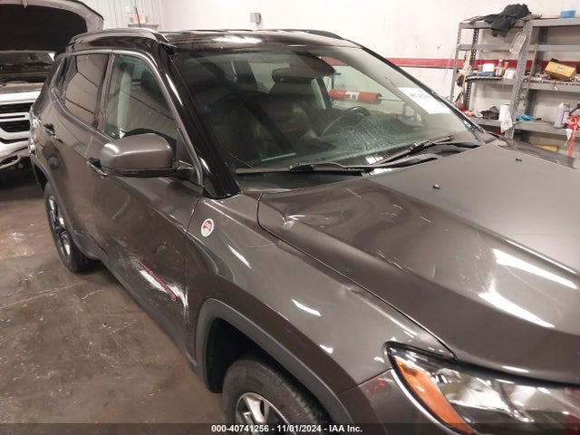 3C4NJDDB5JT210443 Jeep Compass Trailhawk 4x4