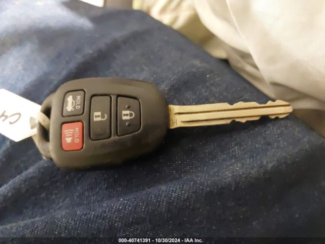 5YFBURHE4HP635273 Toyota COROLLA LE