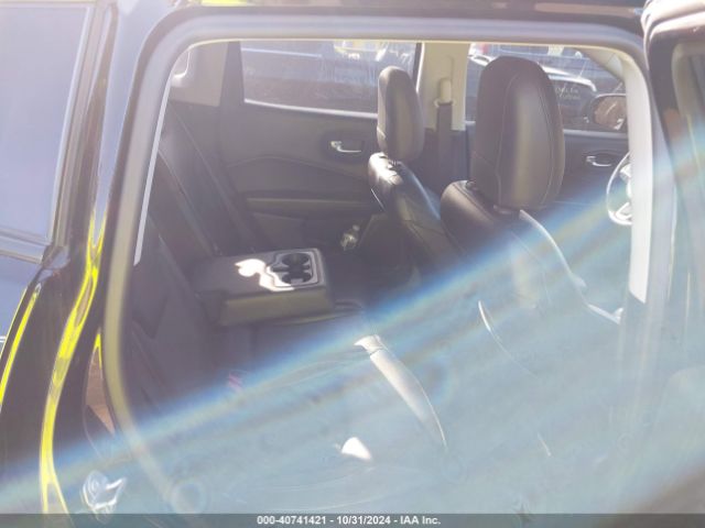 3C4NJDBB9HT640862 Jeep New Compass Latitude 4x4