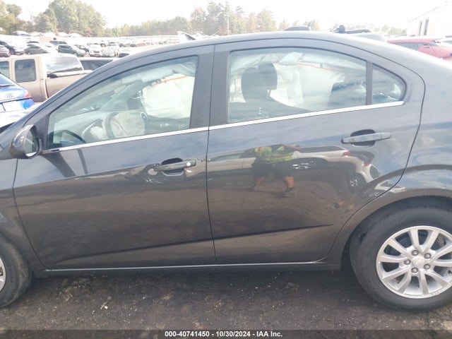 Chevrolet Sonic Lt Auto 2019 1G1JD5SB4K4101857 Image 14