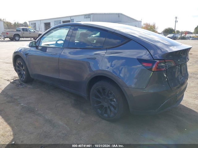 2023 TESLA MODEL Y 7SAYGDEE1PF698207 Photo 2