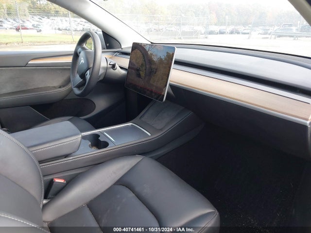 2023 TESLA MODEL Y 7SAYGDEE1PF698207 Photo 4