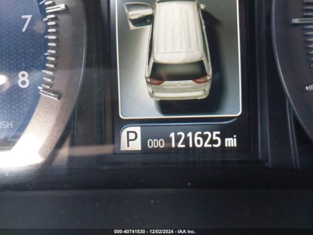 5TDYZ3DC2HS823827 Toyota Sienna Xle 8 Passenger