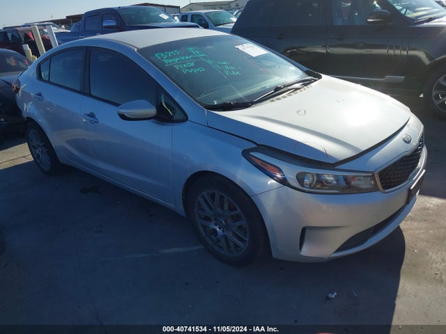 KIA FORTE LX 2017 3KPFL4A75HE153433 Image 1