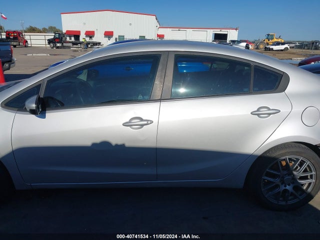 KIA FORTE LX 2017 3KPFL4A75HE153433 Image 15