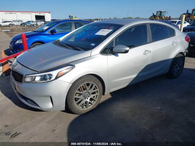 KIA FORTE LX 2017 3KPFL4A75HE153433 Image 2