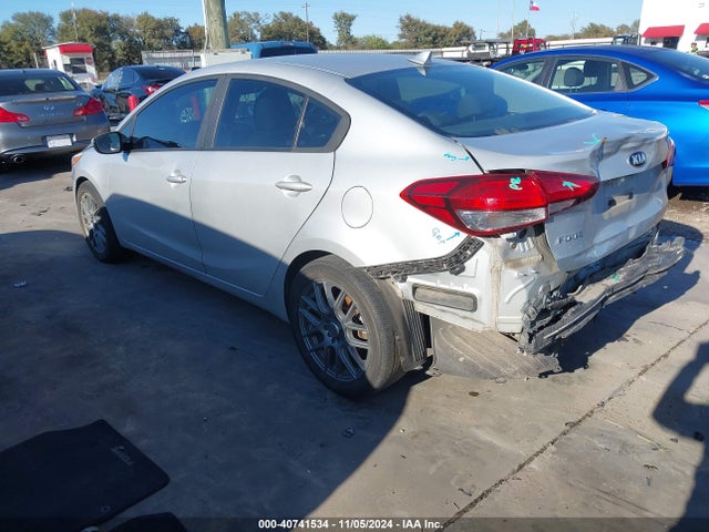 KIA FORTE LX 2017 3KPFL4A75HE153433 Image 3