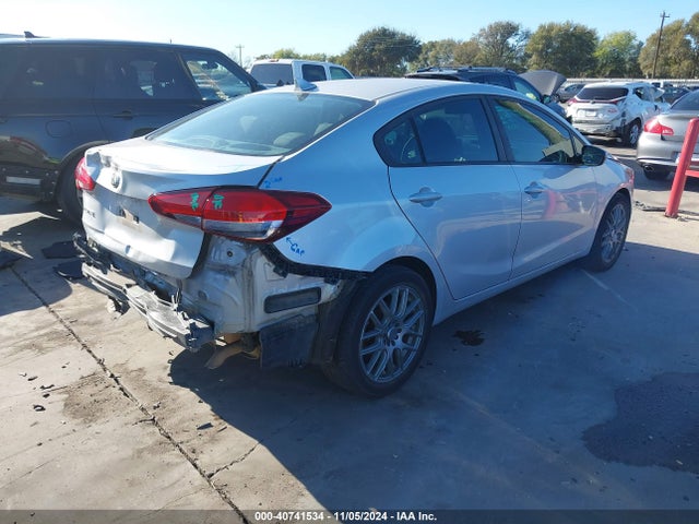 KIA FORTE LX 2017 3KPFL4A75HE153433 Image 4