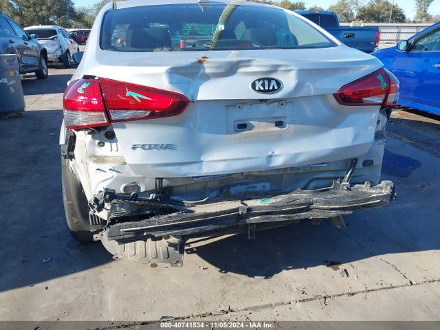 KIA FORTE LX 2017 3KPFL4A75HE153433 Image 6