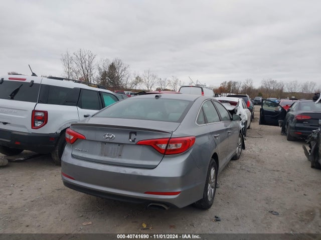 Hyundai SONATA SE 2015 5NPE24AF6FH087456 Image 16