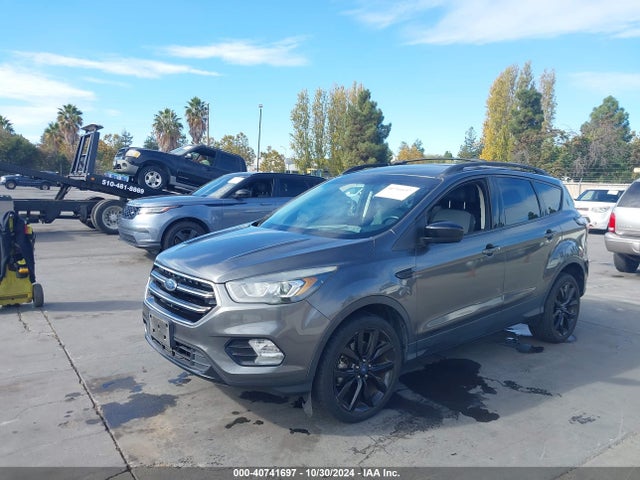 Ford ESCAPE SE 2017 1FMCU9G92HUC02588 Image 2