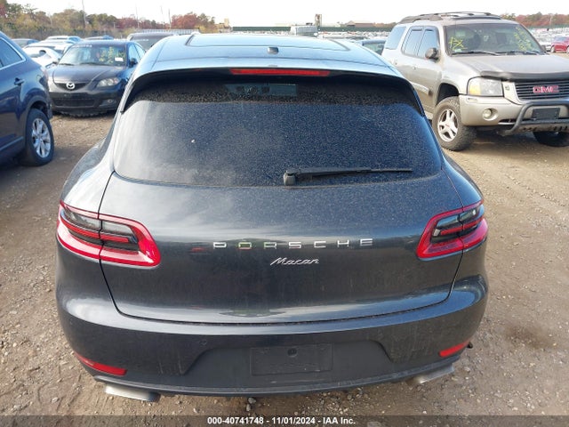 Porsche Macan 2018 WP1AA2A50JLB20290 Image 33