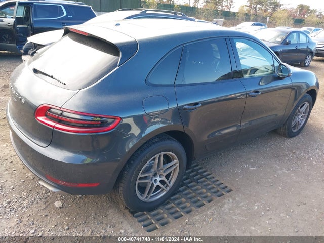Porsche Macan 2018 WP1AA2A50JLB20290 Image 21