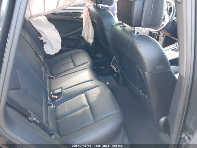 Porsche Macan 2018 WP1AA2A50JLB20290 Image 25