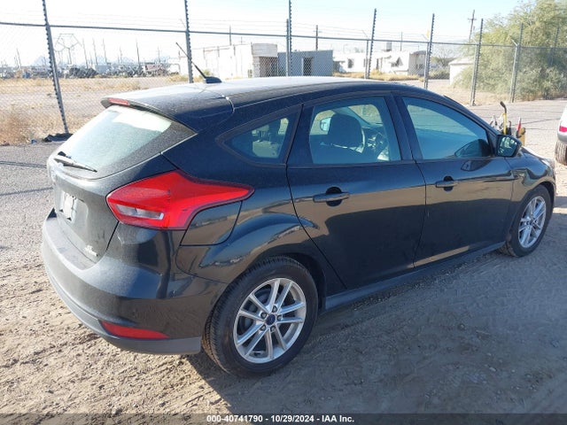 Ford FOCUS SE 2015 1FADP3K25FL325320 Image 4