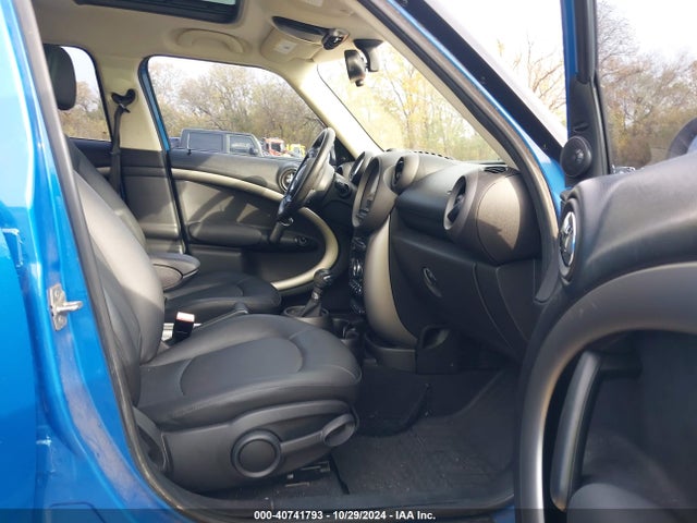 2011 MINI COOPER COUNTRYMAN WMWZB3C57BWM00516 Photo 4