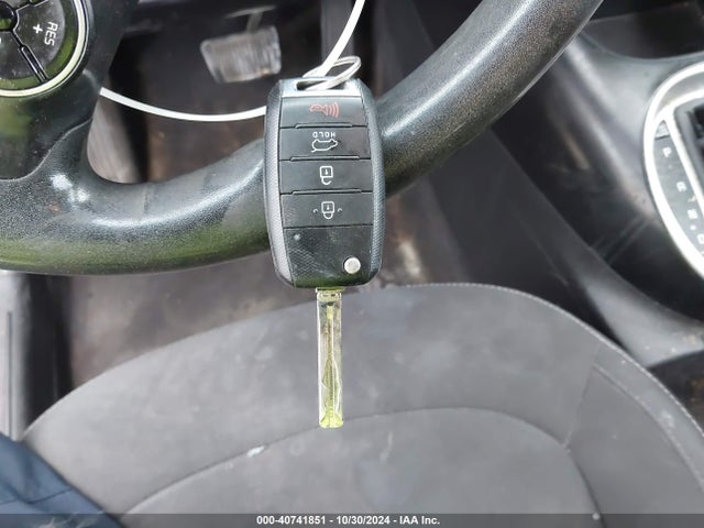 KIA Soul 2018 KNDJN2A21J7588713 Image 11