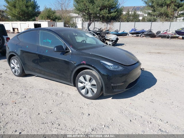 2023 TESLA MODEL Y 7SAYGAEE7PF613000 Photo 0