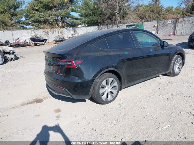 2023 TESLA MODEL Y 7SAYGAEE7PF613000 Photo 3
