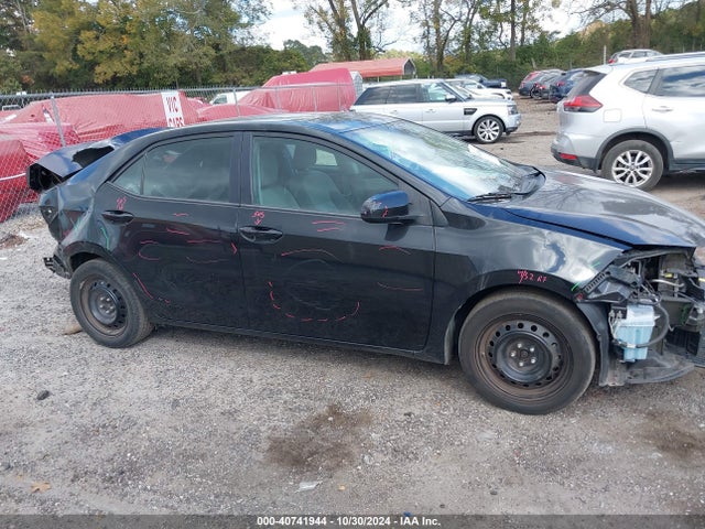 Toyota COROLLA LE 2018 5YFBURHE4JP826441 Image 13