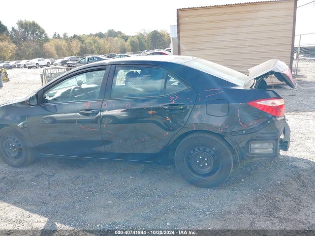 Toyota COROLLA LE 2018 5YFBURHE4JP826441 Image 14