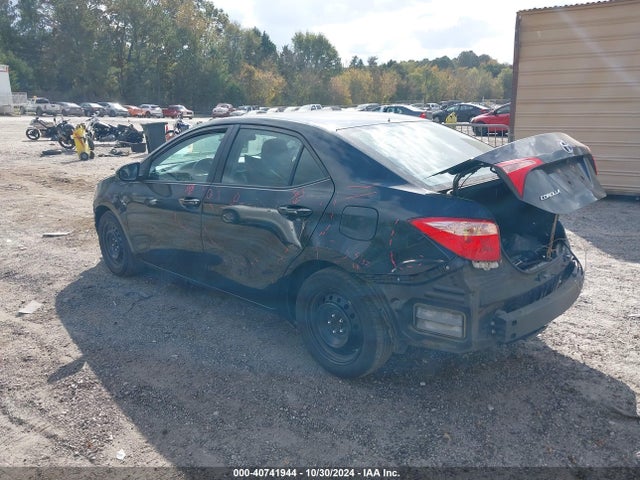 Toyota COROLLA LE 2018 5YFBURHE4JP826441 Image 3