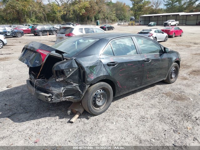 Toyota COROLLA LE 2018 5YFBURHE4JP826441 Image 4
