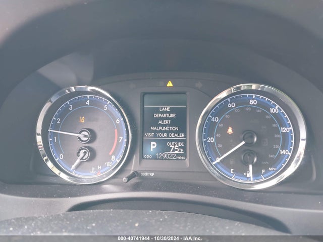 Toyota COROLLA LE 2018 5YFBURHE4JP826441 Image 7